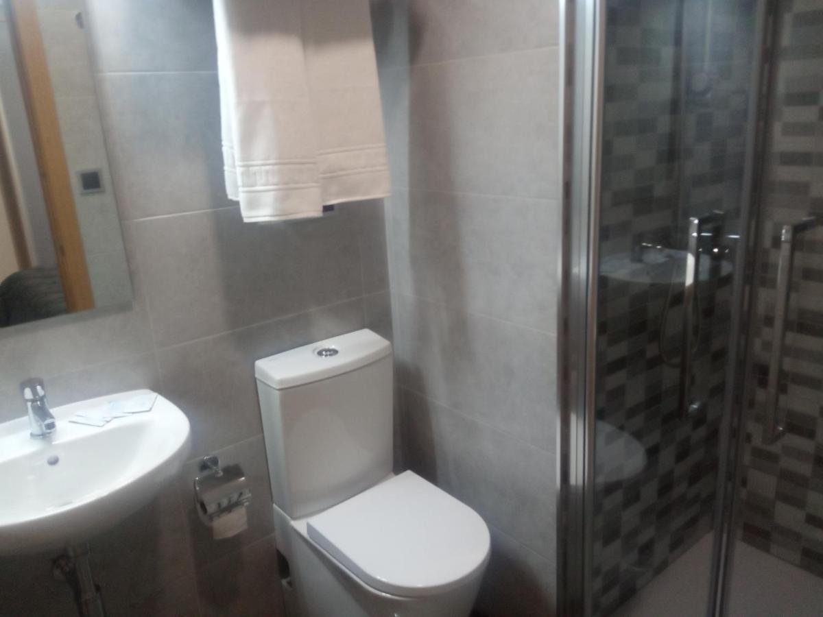 Hostal Outarelo Ourense Esterno foto