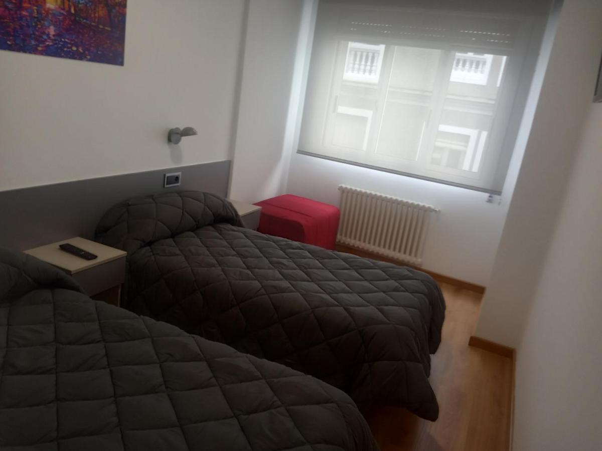 Hostal Outarelo Ourense Esterno foto