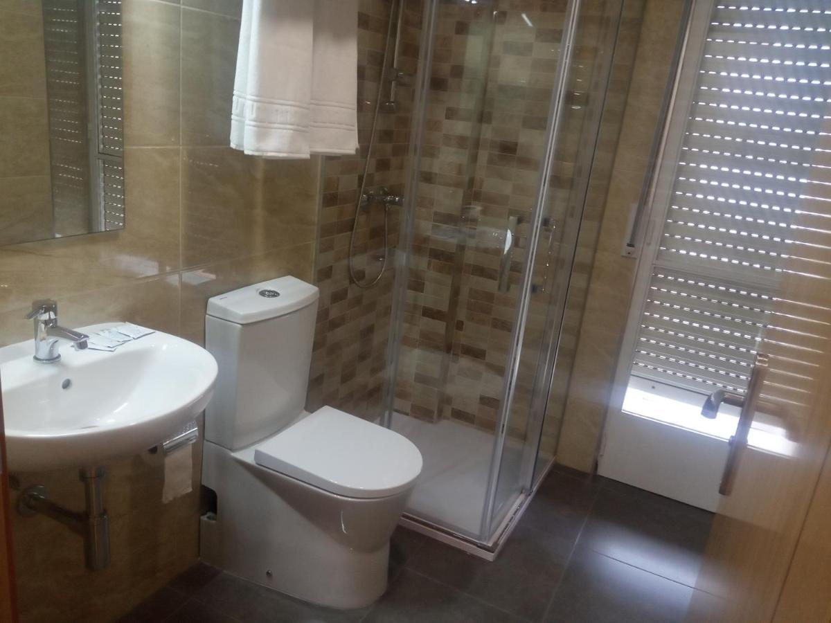 Hostal Outarelo Ourense Esterno foto