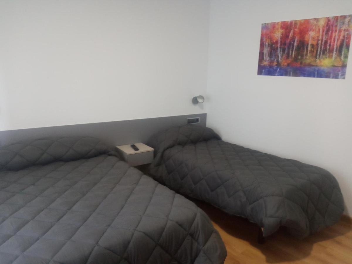Hostal Outarelo Ourense Esterno foto
